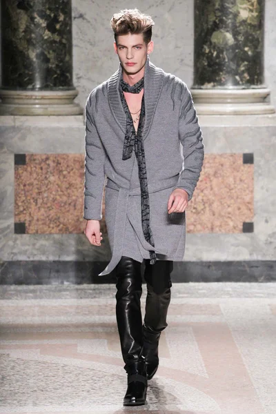 Look 15